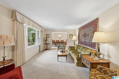 Welcome to this beautifully maintained full-brick 5-bedroom - photo 4