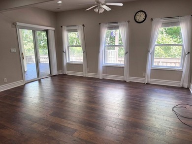 PRIME LOCATION IMPECCABLE CONDITION LAKE LIFE PERFECTION.Nestled - photo 20