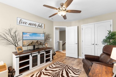 This beautiful, well maintained, three bedroom, 2.5 bathroom - photo 23