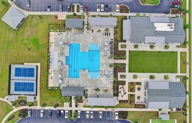 This beautiful, well maintained, three bedroom, 2.5 bathroom - photo 50