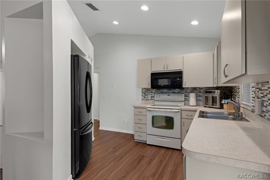 Welcome to this well-maintained 2-bedroom, 2-bathroom plus bonus - photo 11