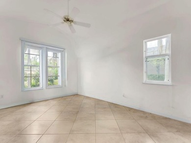 This beautifully maintained 2-bedroom, 2-bath single-story home - photo 11