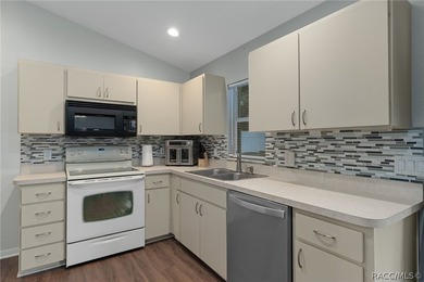 Welcome to this well-maintained 2-bedroom, 2-bathroom plus bonus - photo 12
