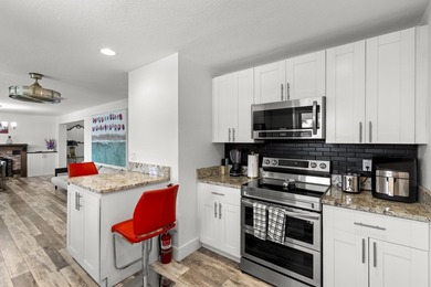 Fully renovated WPB pool home - gutted to the studs in 2017 - photo 12