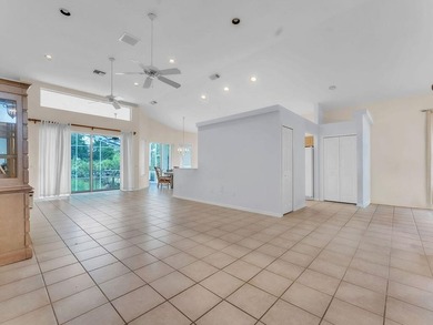 This beautifully maintained 2-bedroom, 2-bath single-story home - photo 14