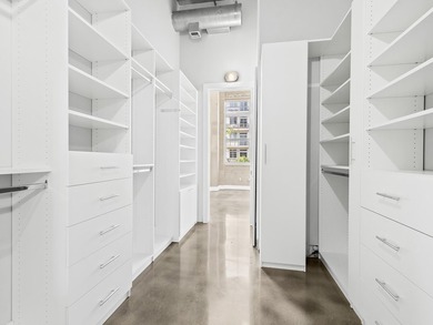 Step into this light filled, loft style studio in the heart of - photo 2