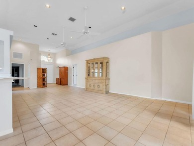This beautifully maintained 2-bedroom, 2-bath single-story home - photo 24