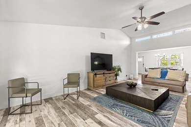Fully renovated WPB pool home - gutted to the studs in 2017 - photo 26
