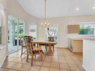 This beautifully maintained 2-bedroom, 2-bath single-story home - photo 26