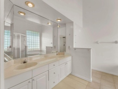 This beautifully maintained 2-bedroom, 2-bath single-story home - photo 30