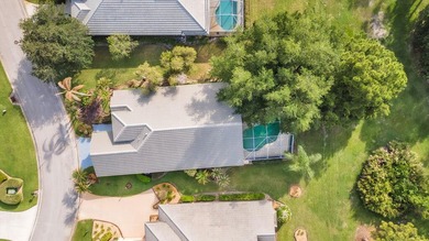 This beautifully maintained 2-bedroom, 2-bath single-story home - photo 41