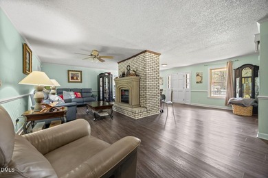 Back on the market due to no fault of the seller! Set on over - photo 4