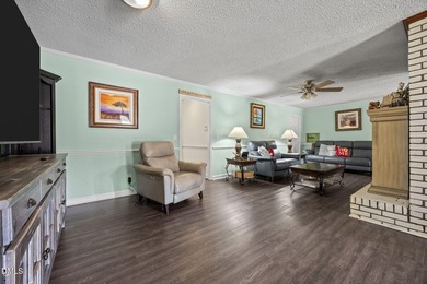 Back on the market due to no fault of the seller! Set on over - photo 5