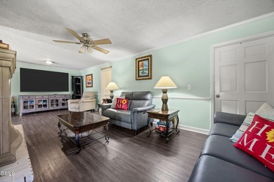 Back on the market due to no fault of the seller! Set on over - photo 6