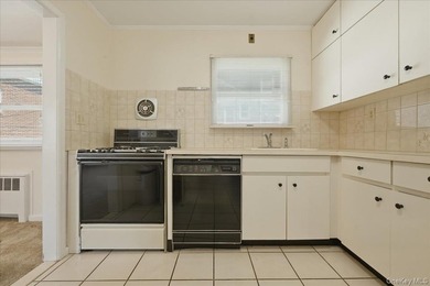 Enjoy the best of the LONG BEACH LIFESTYLE in this SPACIOUS - photo 12