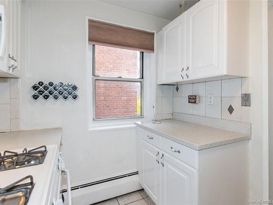 LARGE JR-4 CONVERTED TO A TRUE 2 BEDROOM! LOCATED IN THE HEART - photo 14