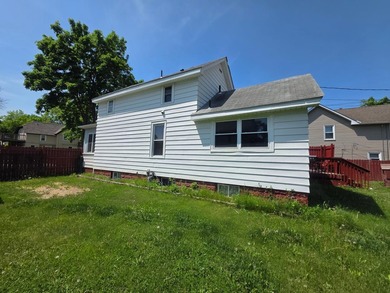 Welcome to 945 Geranium Ave E in Saint Paul! This charming 2 bed - photo 16