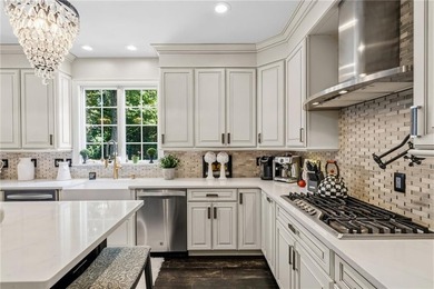 Welcome to Slocum Woods. This exceptional residence offers 4 - photo 17