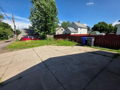 Welcome to 945 Geranium Ave E in Saint Paul! This charming 2 bed - photo 18