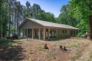 Welcome to an extraordinary legacy property at 211 Hale Rd - photo 32