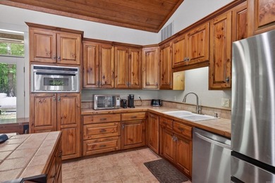 Welcome to an extraordinary legacy property at 211 Hale Rd - photo 37