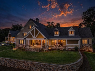 Wow, this is an absolutely stunning property not to leave out - photo 1