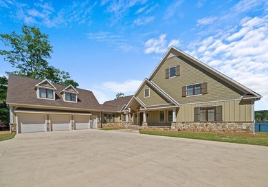 Wow, this is an absolutely stunning property not to leave out - photo 8