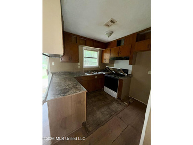 Bring your vision and make this classic brick ranch your own! - photo 6