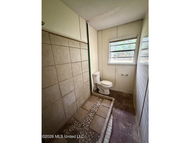 Bring your vision and make this classic brick ranch your own! - photo 9