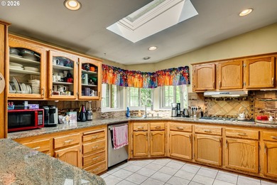 Welcome to your private retreat just minutes from town! This 2 - photo 3