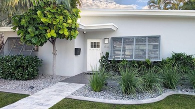 Experience the perfect harmony of 1950s architectural soul and - photo 4