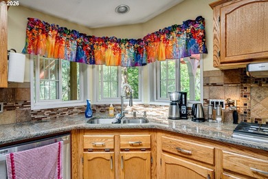 Welcome to your private retreat just minutes from town! This 2 - photo 4
