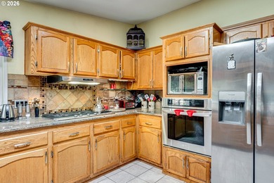 Welcome to your private retreat just minutes from town! This 2 - photo 5