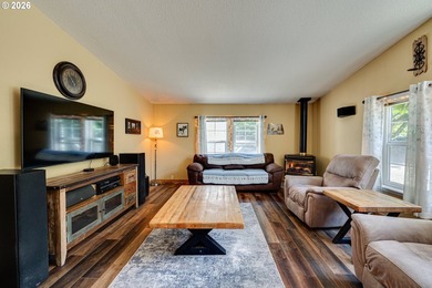 Welcome to your private retreat just minutes from town! This 2 - photo 6