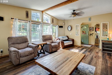Welcome to your private retreat just minutes from town! This 2 - photo 7