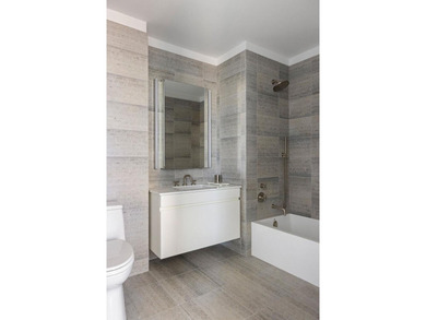PANORAMIC WATERFRONT LIVING ABOVE THE WILLIAMSBURG SKYLINE - photo 11