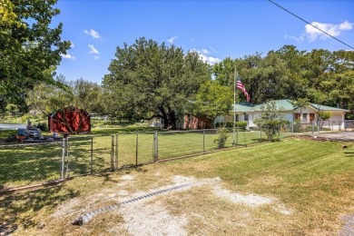 Waterfront Estate - New Year New Price 
This 2B 1B property