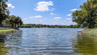 Waterfront Estate - New Year New Price 
This 2B 1B property