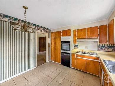 DON'T MISS YOUR OPPORTUNITY TO RESTORE THIS AMAZING BRICK HOME - photo 7