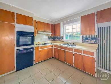 DON'T MISS YOUR OPPORTUNITY TO RESTORE THIS AMAZING BRICK HOME - photo 8