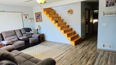 Immaculate 4 bedroom, 3 bathroom home located in the heart of - photo 3