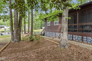 Enjoy lakefront living with this beautifully maintained camper - photo 8