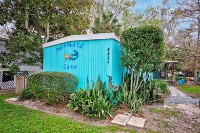 Weeki Wachee Gardens Area Home For Sale in Weeki Wachee Florida