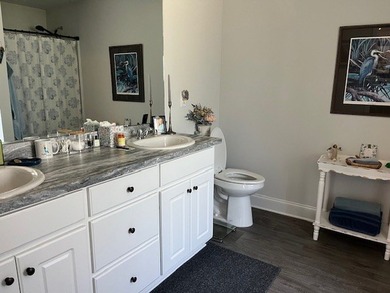 Welcome to this almost-new, beautifully maintained 3-bedroom - photo 8