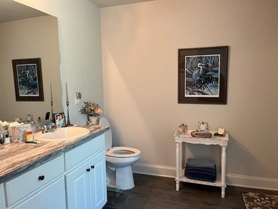 Welcome to this almost-new, beautifully maintained 3-bedroom - photo 9