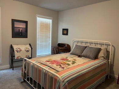 Welcome to this almost-new, beautifully maintained 3-bedroom - photo 10