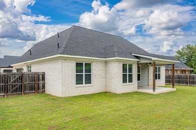 Built in 2019 and exceptionally well maintained, this 3-bedroom - photo 33