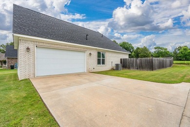 Built in 2019 and exceptionally well maintained, this 3-bedroom - photo 35