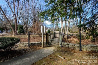 Great Location for this upper-floor end unit. Across the street - photo 41