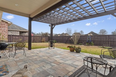 This immaculately maintained 3-bedroom, 2.5-bath home is nestled - photo 44